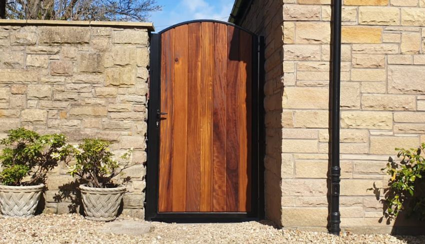 metal framed timber tall side gate header_compressed