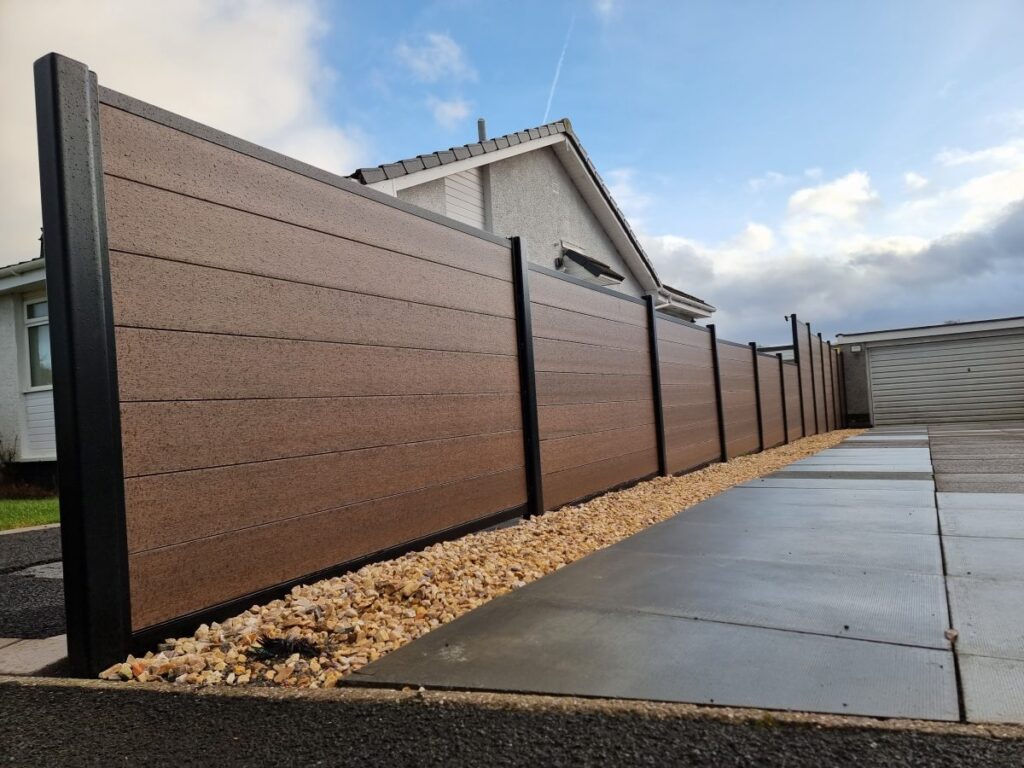 Next Gen. Composite Fencing Brown Mahogany