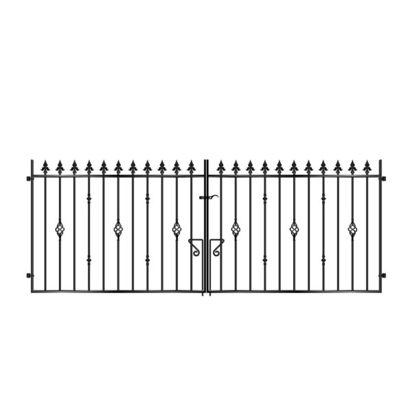 Short-Metal-Driveway-Gate-radcliffe-c