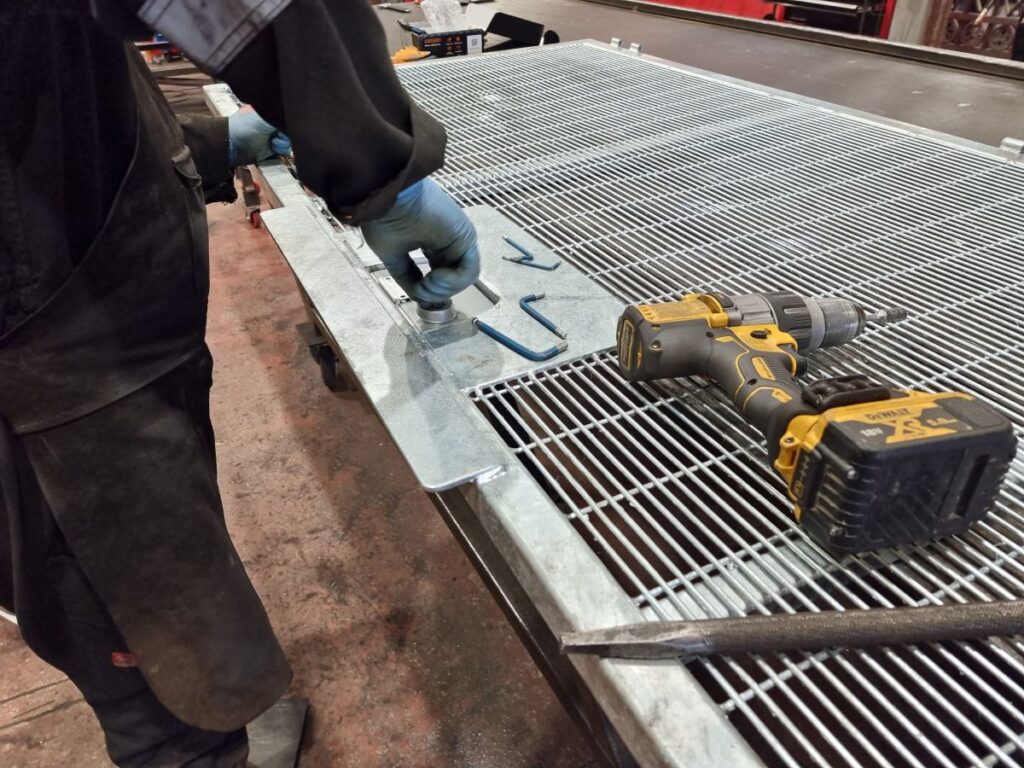 mesh pedestrian single leaf gates